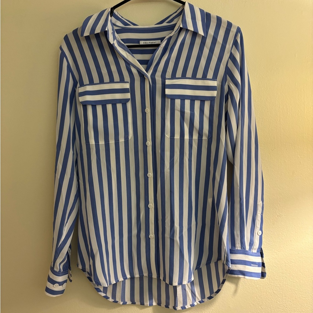 LIKE NEW EQUIPMENT SILK Blue and White Striped Button-Up Shirt